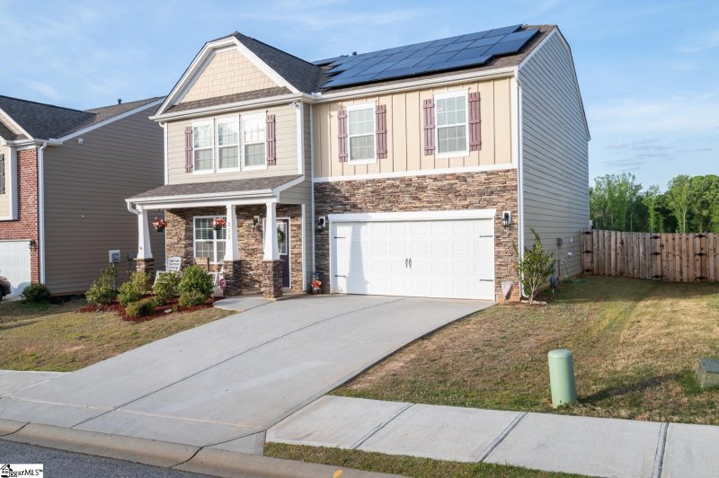 Property image 2 at 812 Liberty Walk Lane, Simpsonville, SC 29681