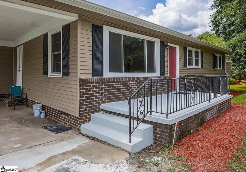 Property image 5 at 102 E Belvedere Road, Greenville, SC 29605