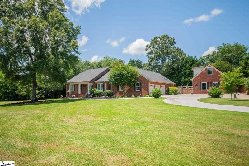 Property image 2 at 322 N Rutherford Road, Greer, SC 29651