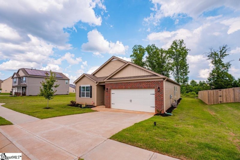 Property image 2 at 554 Friar Park Lane, Lyman, SC 29365-1257