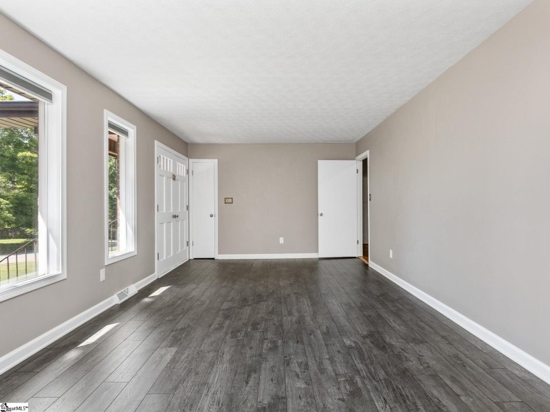 Property image 5 at 4 Broomfield Drive, Greenville, SC 29617