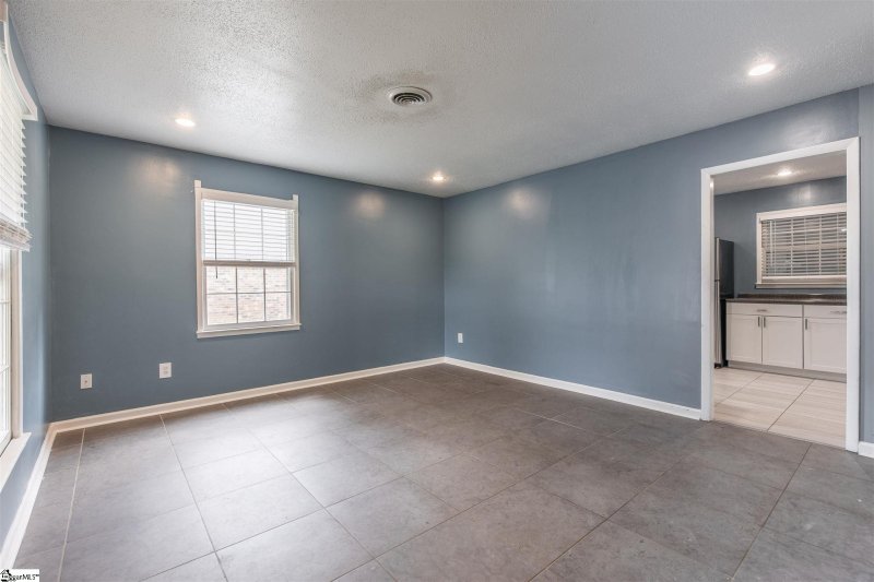 Property image 3 at 304 Boling Road, Taylors, SC 29687