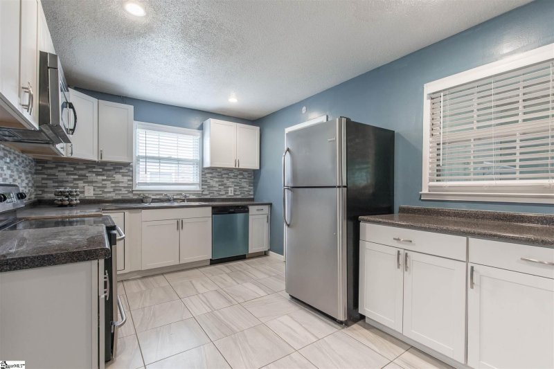 Property image 4 at 304 Boling Road, Taylors, SC 29687