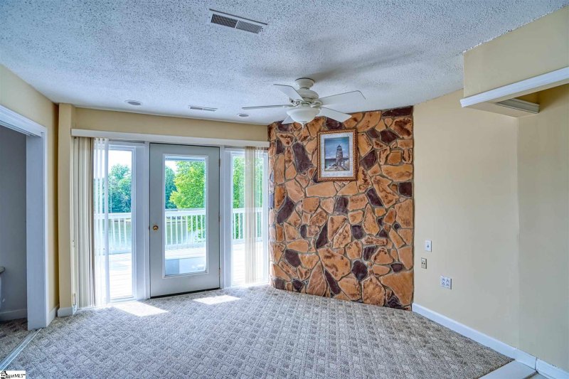 Property image 2 at 11 Spinnaker Court, Greenville, SC 29611