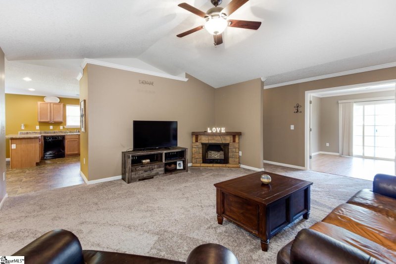 Property image 4 at 1 Heatherfield Drive, Simpsonville, SC 29680