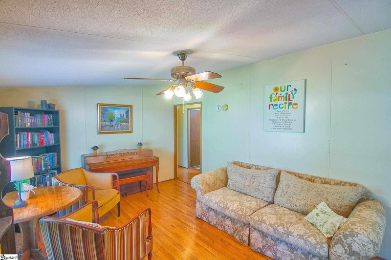 Property image 5 at 131 Sylvan Court, Easley, SC 29640