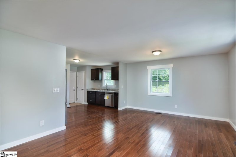 Property image 2 at 207 Brooklawn Drive, Fountain Inn, SC 29644