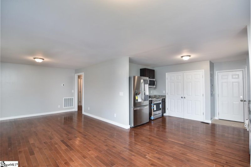 Property image 3 at 207 Brooklawn Drive, Fountain Inn, SC 29644