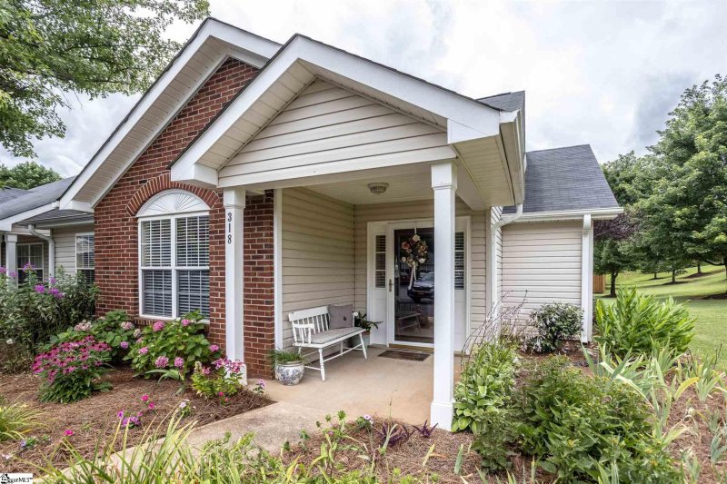 Property image 2 at 318 Woodruff Park Lane, Simpsonville, SC 29681