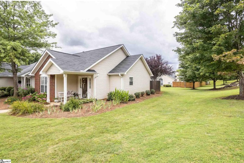 Property image 3 at 318 Woodruff Park Lane, Simpsonville, SC 29681