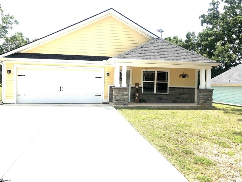 Property image 2 at 115 Shaw Street, Fountain Inn, SC 29644