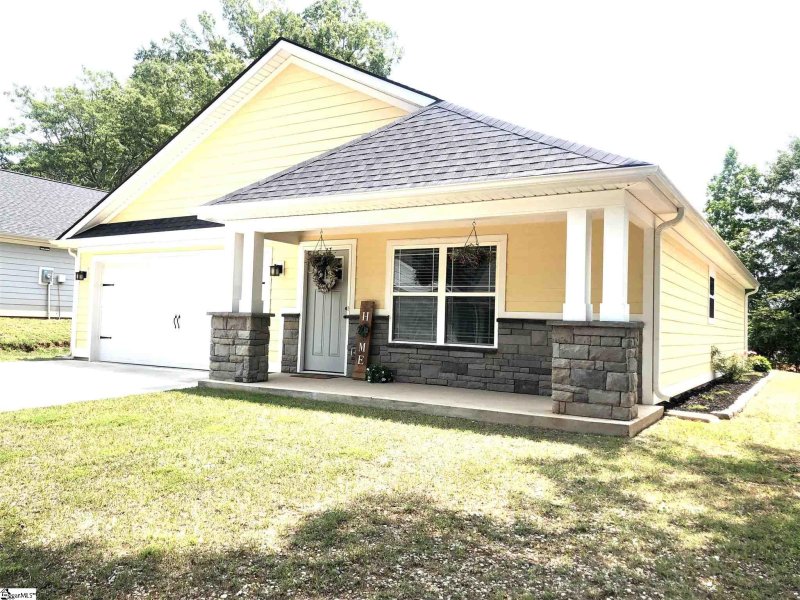 Property image 3 at 115 Shaw Street, Fountain Inn, SC 29644