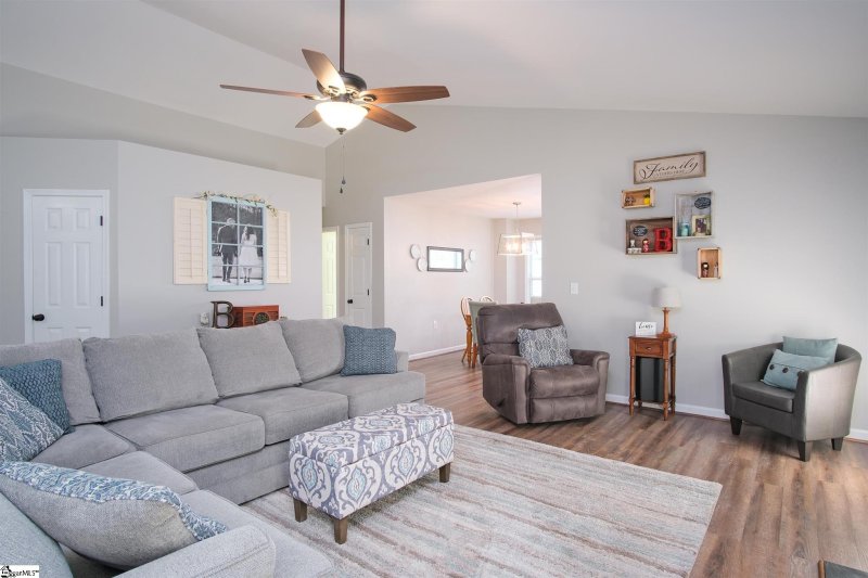 Property image 4 at 311 Cardinal Woods Way, Easley, SC 29642-1522