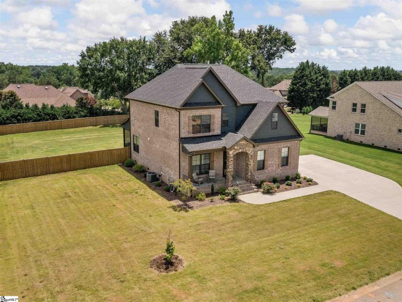 Property image 2 at 136 Enclave Drive, Greer, SC 29651