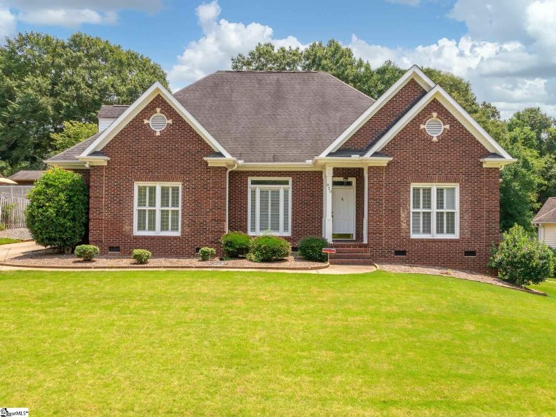 Property image 3 at 820 Knollwood Drive, Greenville, SC 29607