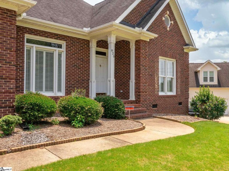 Property image 5 at 820 Knollwood Drive, Greenville, SC 29607