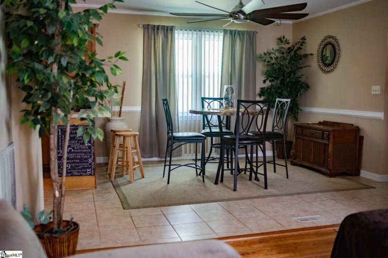 Property image 3 at 210 Brooklawn Drive, Fountain Inn, SC 29644