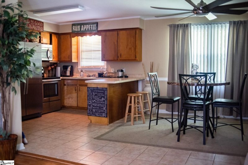 Property image 4 at 210 Brooklawn Drive, Fountain Inn, SC 29644