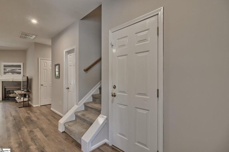 Property image 3 at 430 Windbrooke Circle, Greenville, SC 29615