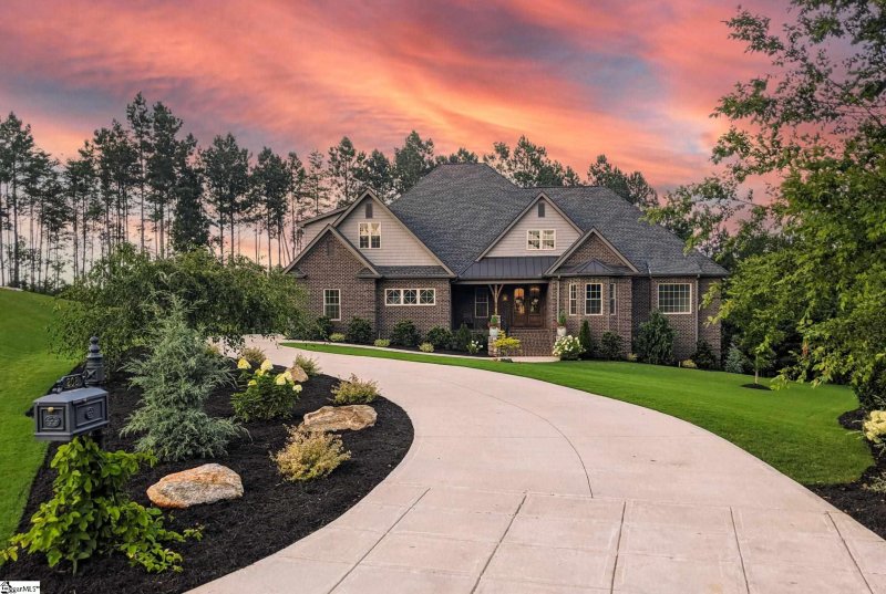 208 Kittansett Court