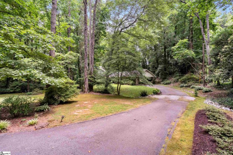 Property image 2 at 101 Windsor Court, Greer, SC 29651