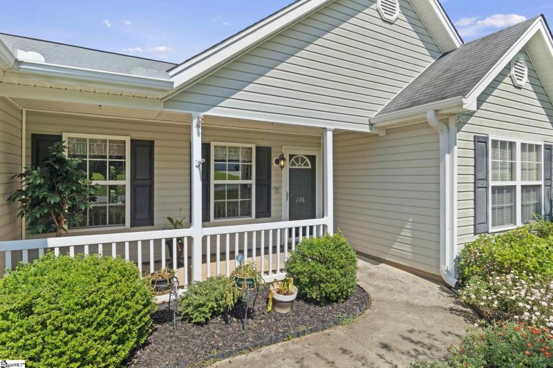 Property image 2 at 106 Templewood Court, Williamston, SC 29697