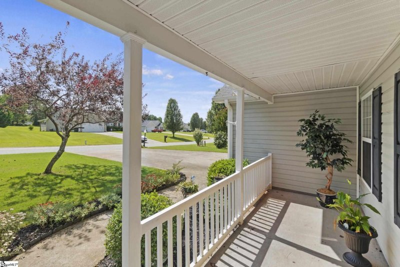 Property image 3 at 106 Templewood Court, Williamston, SC 29697