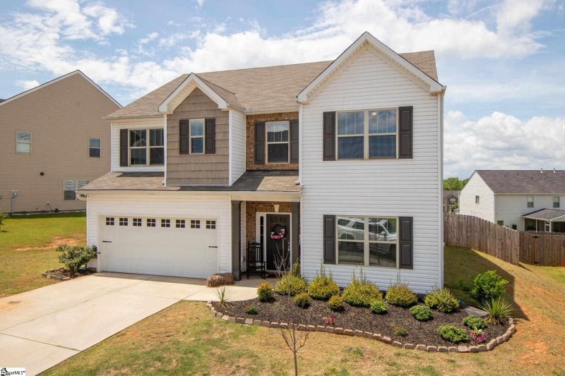 Property image 2 at 327 lost lake Drive, Simpsonville, SC 29681