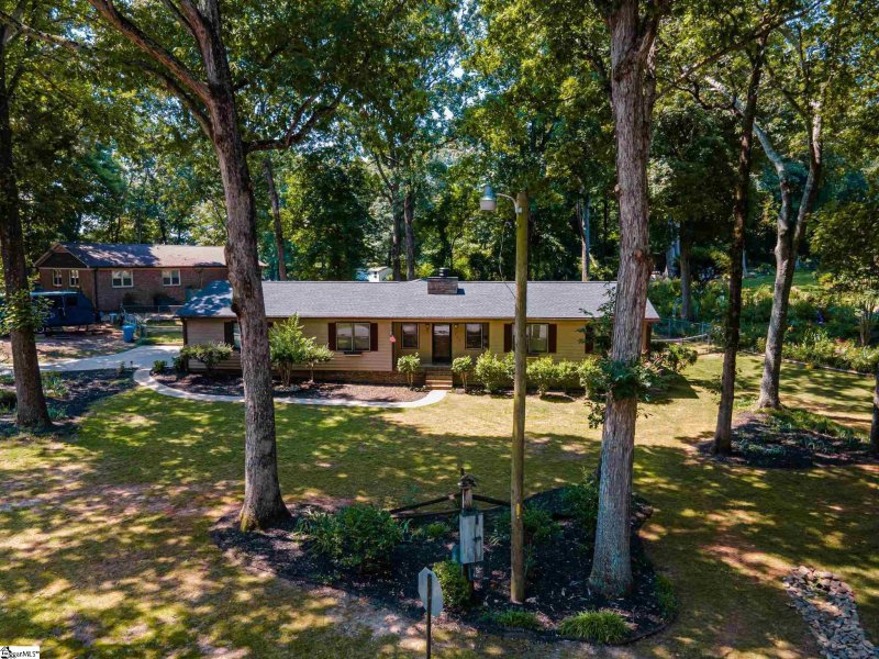 Property image 2 at 220 Baldwin Circle, Mauldin, SC 29662