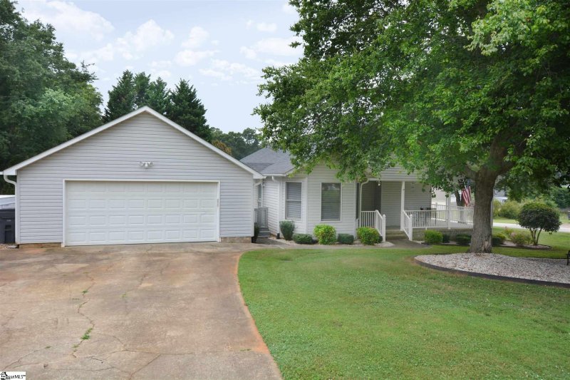 Property image 2 at 100 Wildmarsh Drive, Piedmont, SC 29673