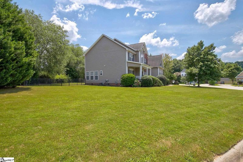 Property image 2 at 105 Wenlock Court, Easley, SC 29642