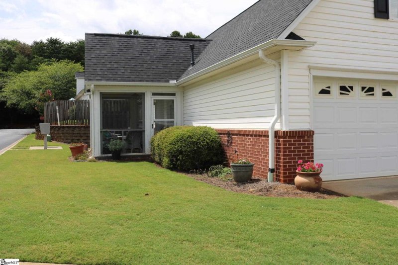 Property image 3 at 411 Cliffview Court, Greer, SC 29650