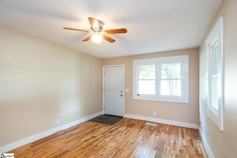 Property image 2 at 107 Blossom Drive, Greenville, SC 29605