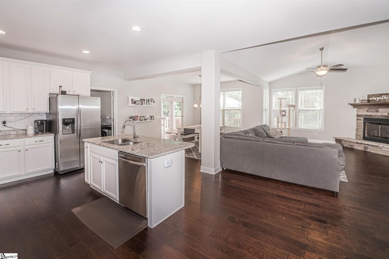 Property image 3 at 22 Verona Circle, Simpsonville, SC 29681