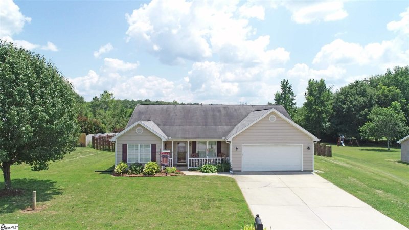 Property image 2 at 111 Kensett Drive, Williamston, SC 29697