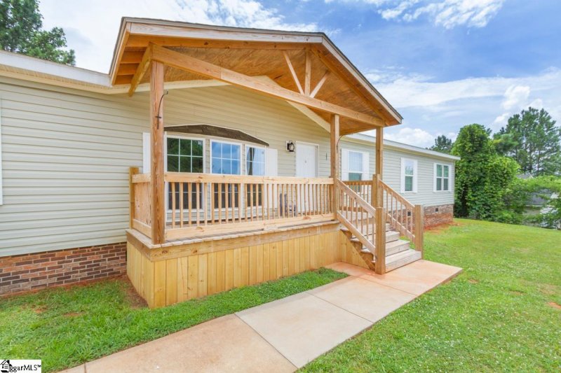 Property image 4 at 116 McScott Court, Easley, SC 29640