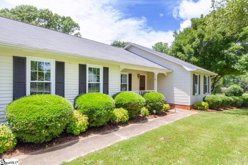 Property image 2 at 1000 Colleton Court, Easley, SC 29642