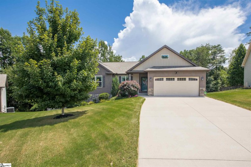 Property image 2 at 312 Crystal Cove Court, Moore, SC 29369