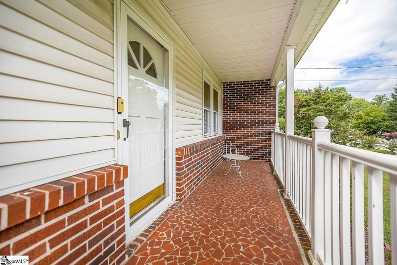 Property image 3 at 6 Merrywood Drive, Taylors, SC 29687