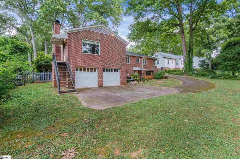 Property image 2 at 395 Forest Avenue, Spartanburg, SC 29302