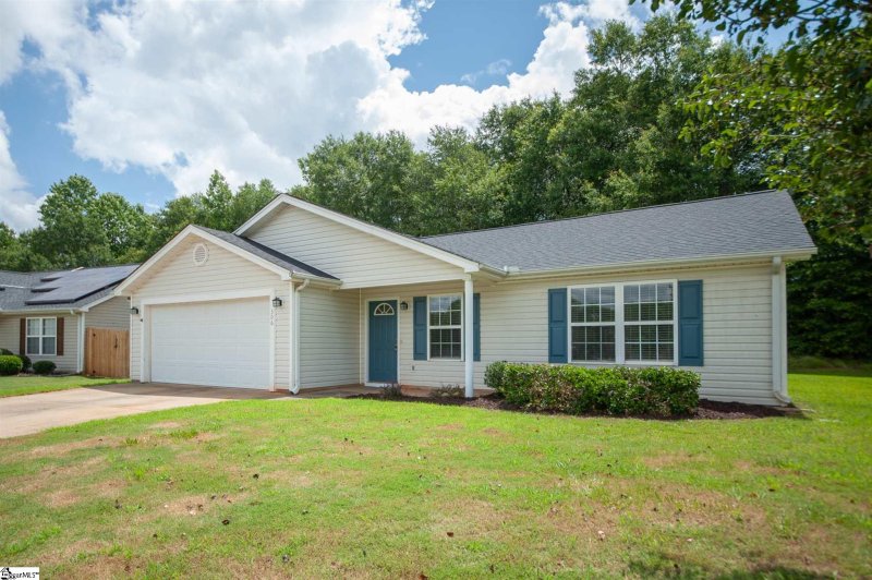 Property image 2 at 306 Yukon Drive, Greenville, SC 29605-6094