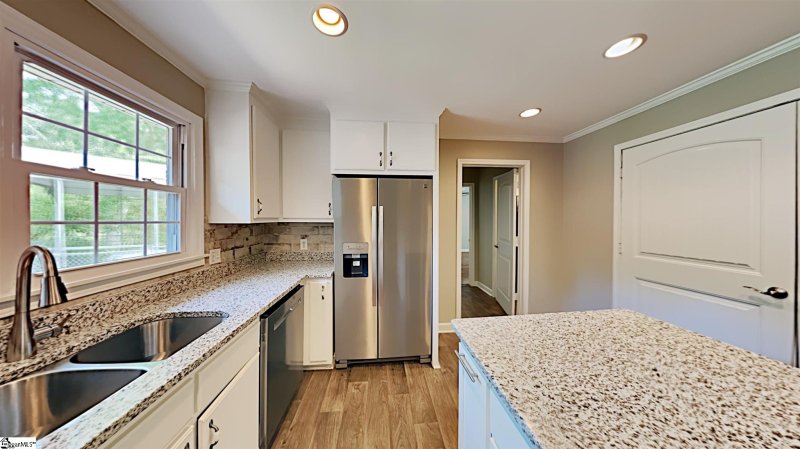 Property image 4 at 200 Elmhurst Road, Greenville, SC 29611