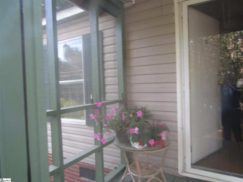 Property image 2 at 3 Militia Court, Simpsonville, SC 29680