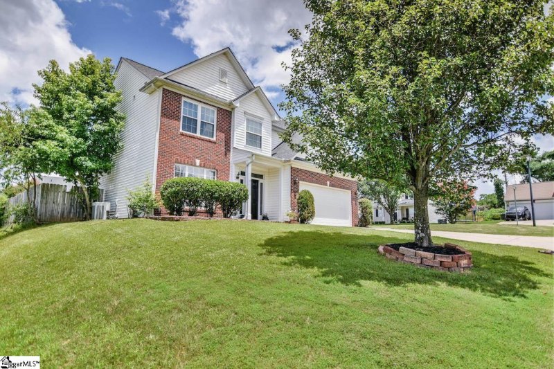 Property image 2 of 2 Crestbrook Drive in Laurel Meadows, Greenville, SC 29607