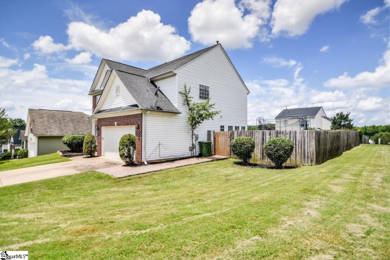 Property image 3 of 2 Crestbrook Drive in Laurel Meadows, Greenville, SC 29607