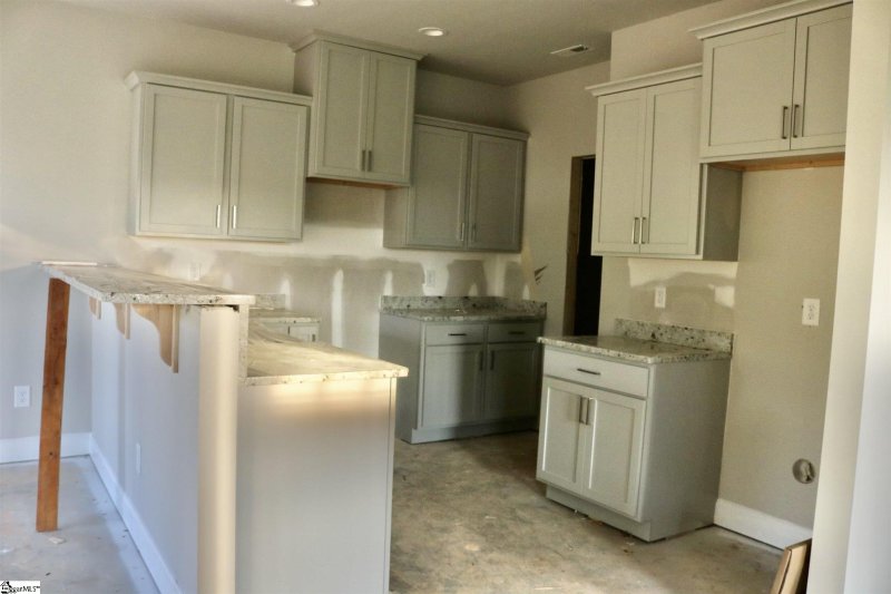 Property image 3 at 3 Hershey Drive, Piedmont, SC 29673