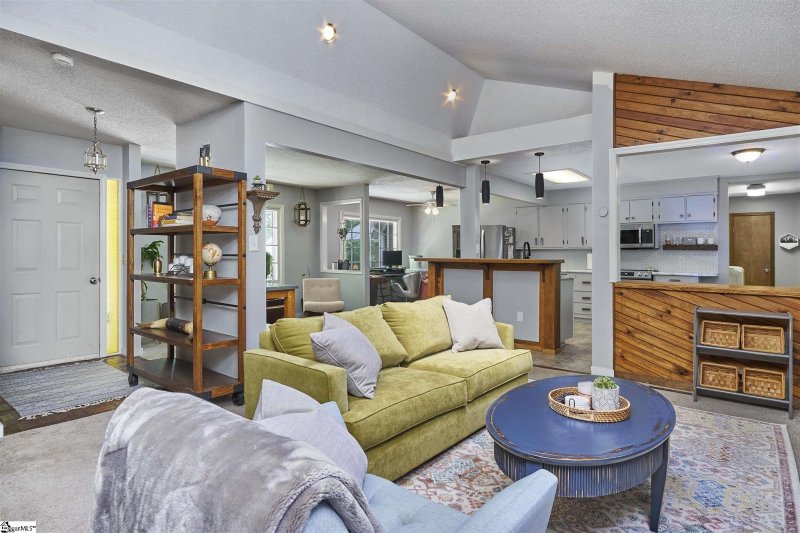 Property image 2 at 19 Riverview Drive, Greenville, SC 29611