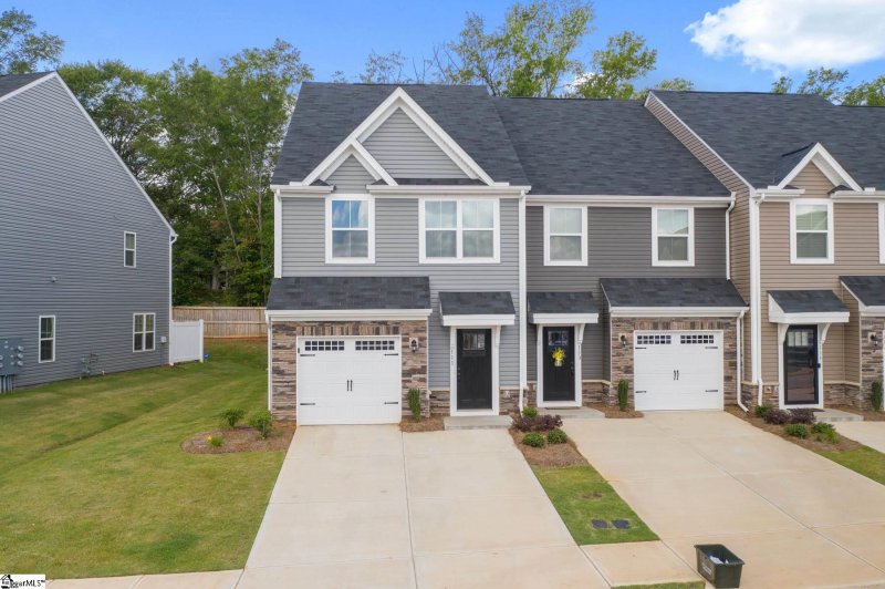 Property image 2 at 111 Marthawood Lane, Greer, SC 29650