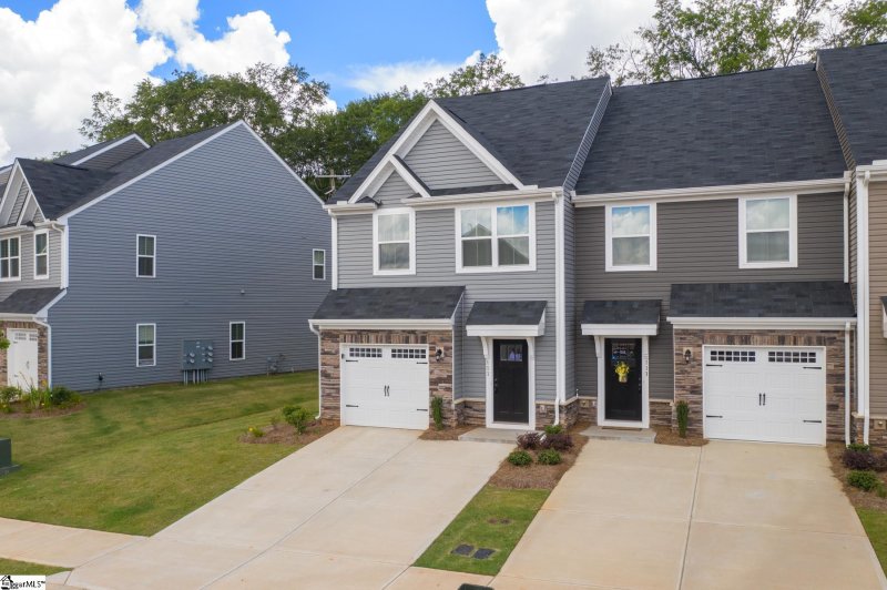 Property image 3 at 111 Marthawood Lane, Greer, SC 29650