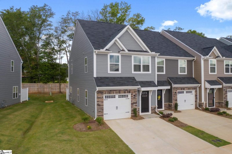 Property image 4 at 111 Marthawood Lane, Greer, SC 29650